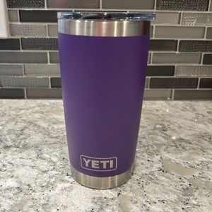 Yeti Peak Purple Rambler 20oz tumbler w/ magslider lid